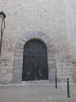 Puerta en el lateral norte de la Catedral de Santa María Magdalena