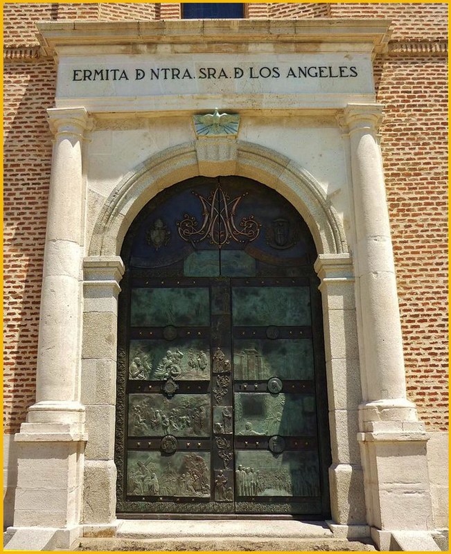 PuertaSanta1.jpg